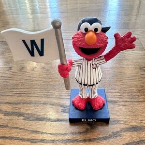 Elmo Chicago Cubs Bobblehead Sesame Street SGA W Flag MLB Collectible Figure/Box